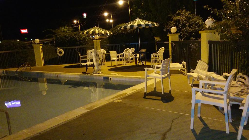Baymont By Wyndham קייב סיטי מראה חיצוני תמונה